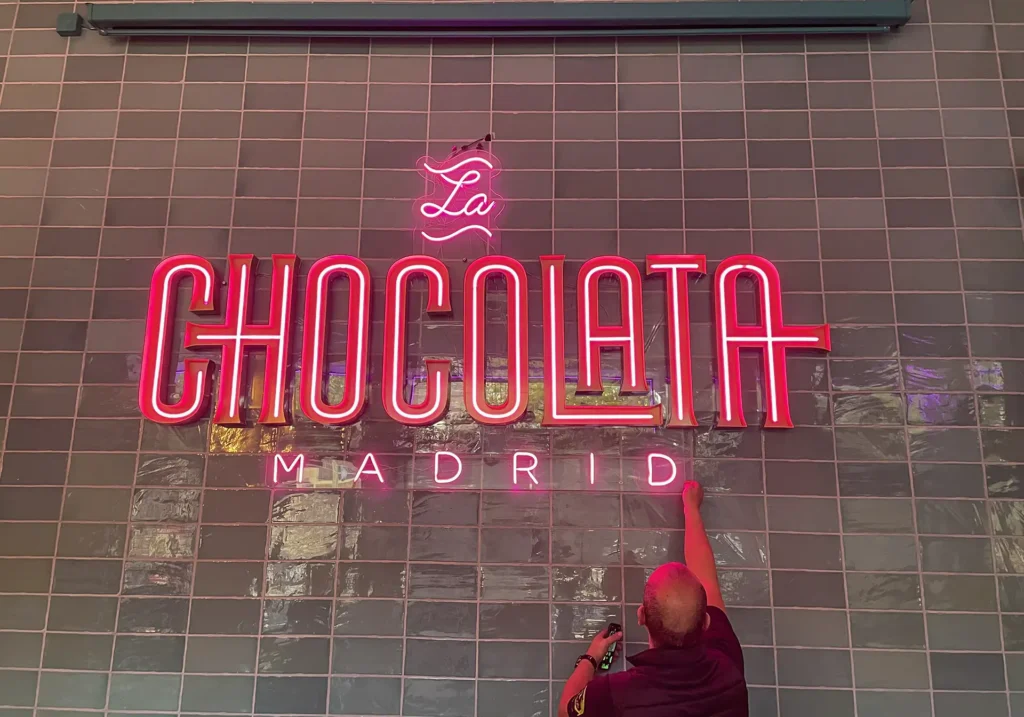 Cartel inteior instalación la chocolata